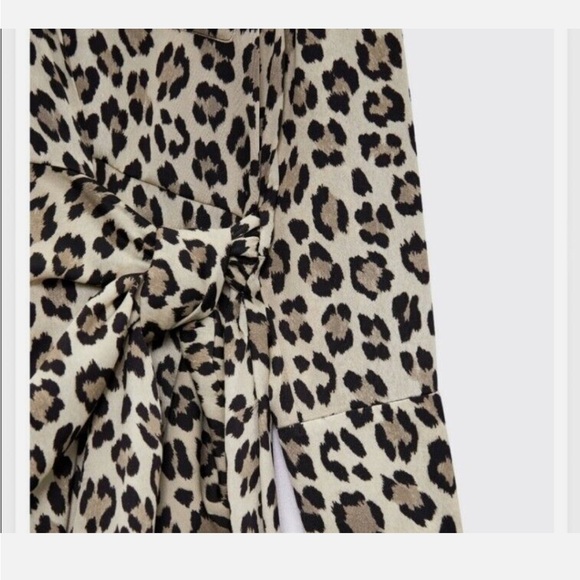 Zara Mini Leopard Print Wrap Dress Bloggers Fac - Picture 5 of 8
